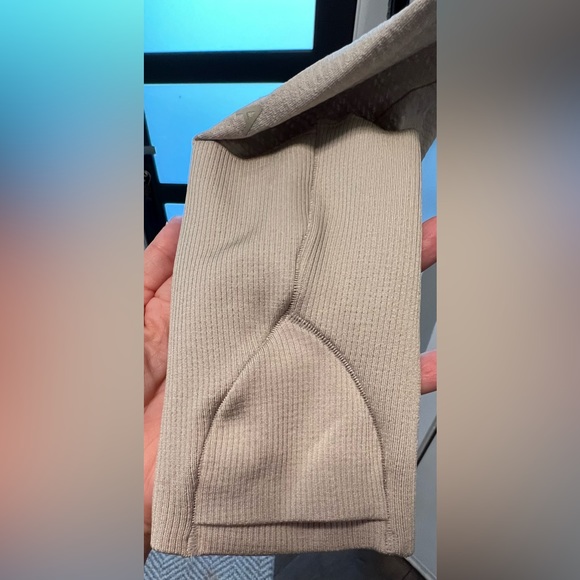 Lulu lemon long sleeve top - Picture 4 of 6